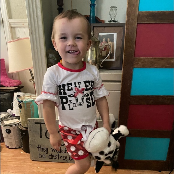 Meet your Posher, Heather Casey Owner of Southern Sass Bo.,LLC check out FB & IG - Picture 4 of 6